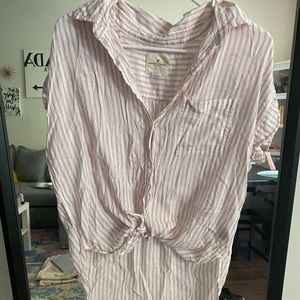 American Eagle Short Sleeve Button Down